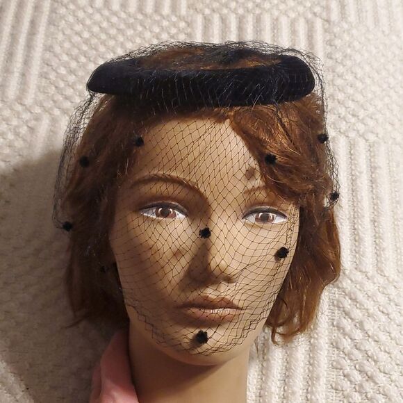 1960s Black Velvet Ring Open Top Net Hat - Picture 1 of 6